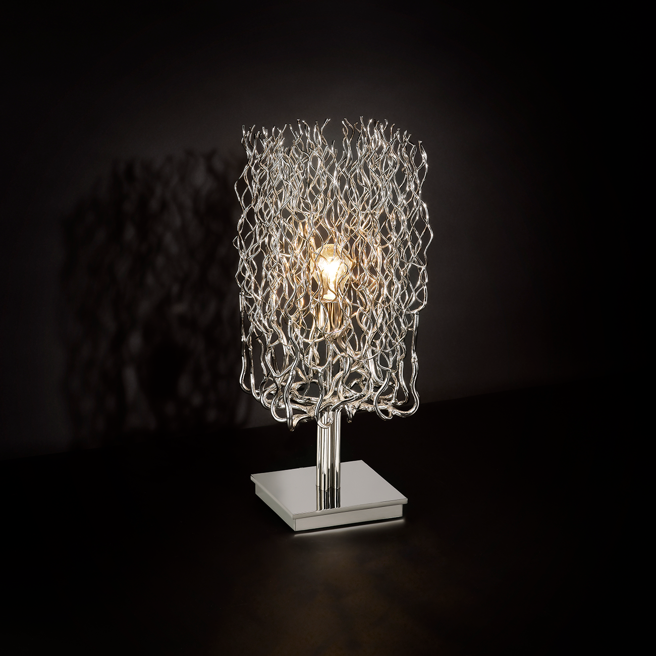 BvE_Hollywood_table-lamp_HT55W_white_bb_3_web_product-square
