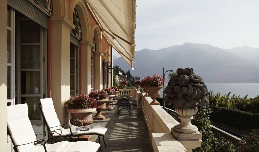 129-intro_interior-lighting-design-modern-chandelier-top-lighting-brands-brandvanegmond