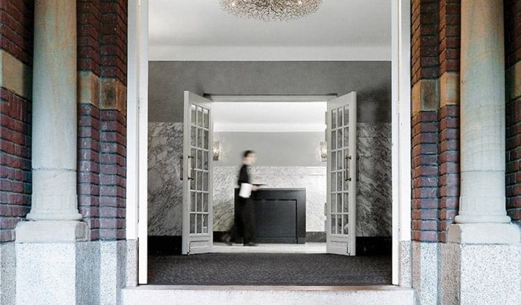 204-intro_hotel-interior-design-luxury-modern-hotel-lighting-architect-william-brand-brandvanegmond-1