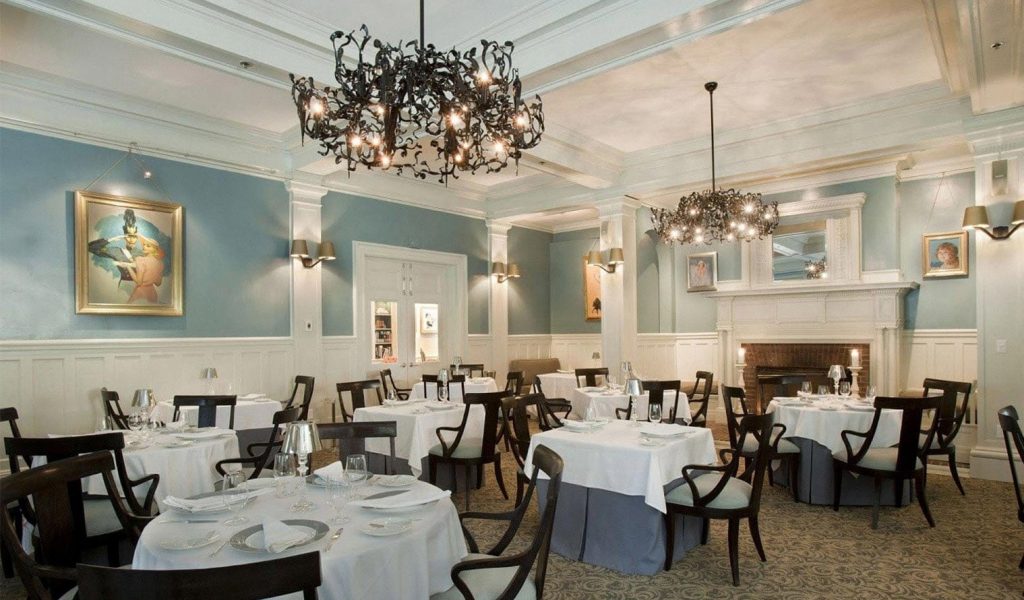 219-intro_hotel-interior-design-luxury-modern-hotel-lighting-architect-william-brand-brandvanegmond-1