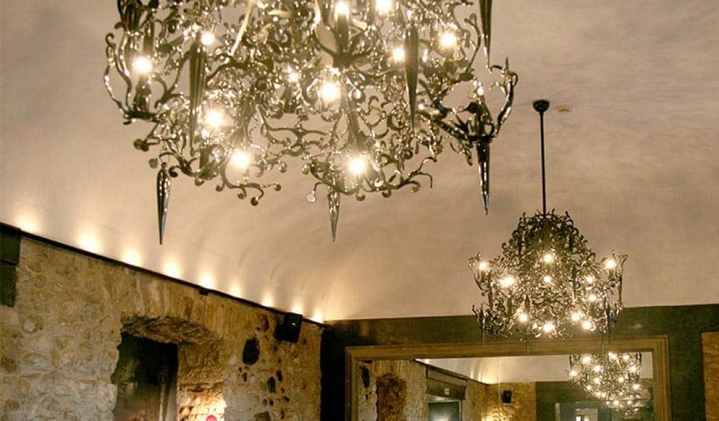 221-intro_restaurant-lighting-design-modern-light-fixtures-interior-designer-william-brand-brandvanegmond-1