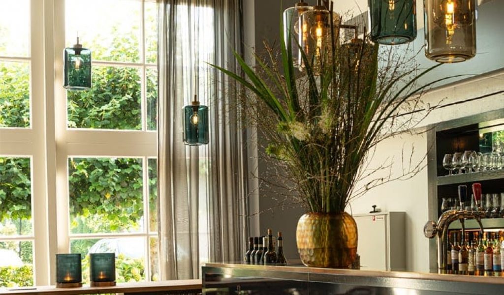 229-intro_restaurant-lighting-design-modern-light-fixtures-interior-designer-william-brand-brandvanegmond