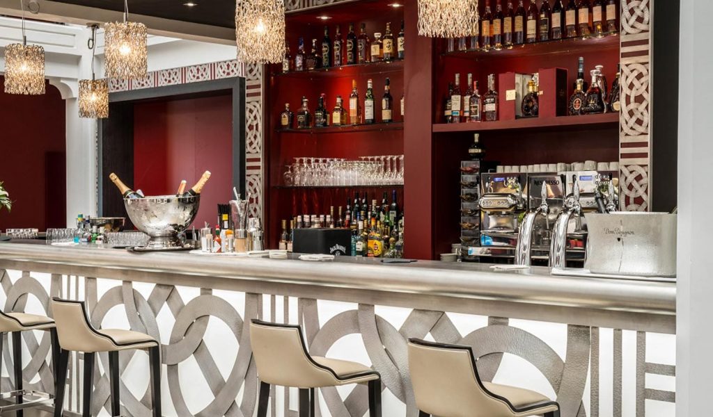 230-intro_hotel-interior-design-luxury-modern-hotel-lighting-architect-william-brand-brandvanegmond