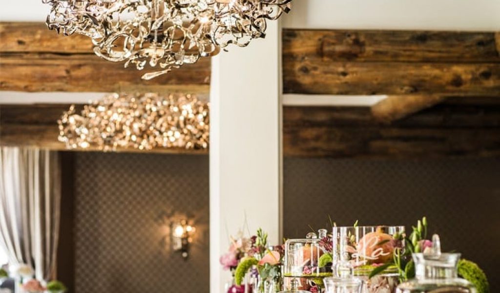 232-intro_restaurant-lighting-design-modern-light-fixtures-interior-designer-william-brand-brandvanegmond