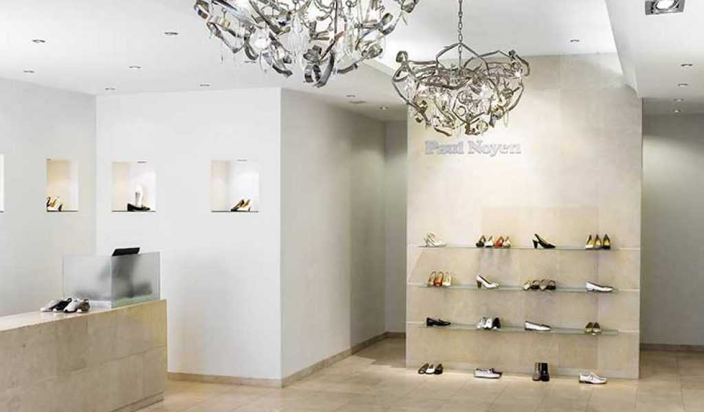 402-intro_retail-lighting-design-contemporary-chandelier-top-lighting-brands-brandvanegmond-1